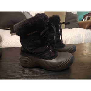 Columbia winter boots size 8